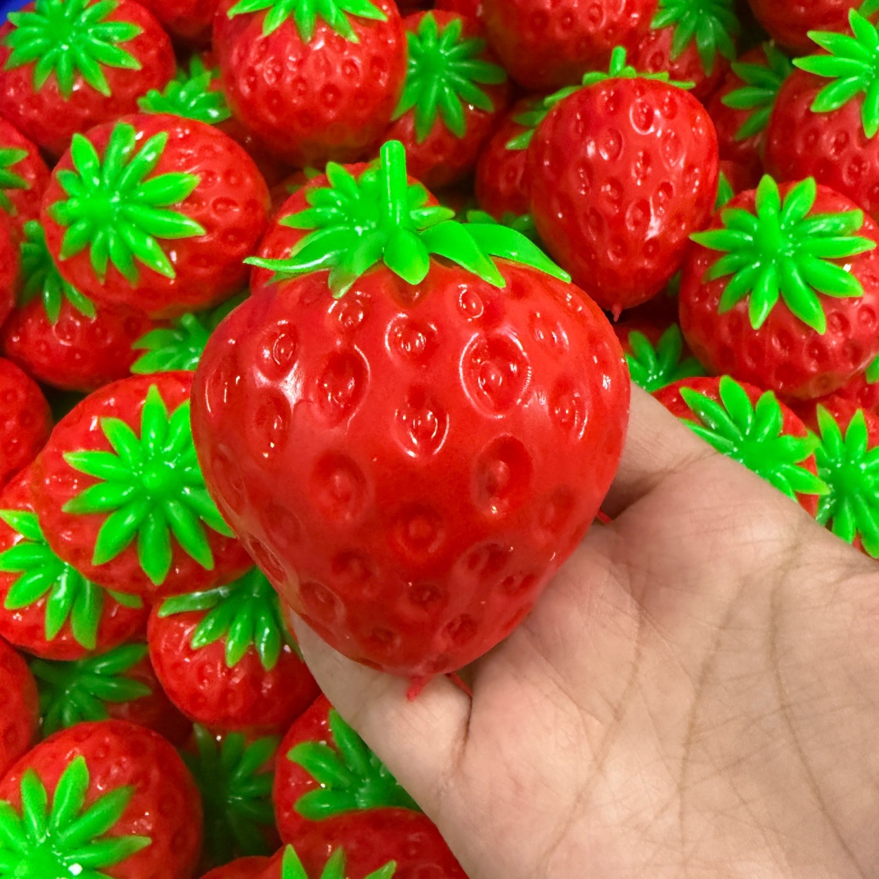 New Crunchy Strawberry Fruit U - Office Furniture Table recension och pris