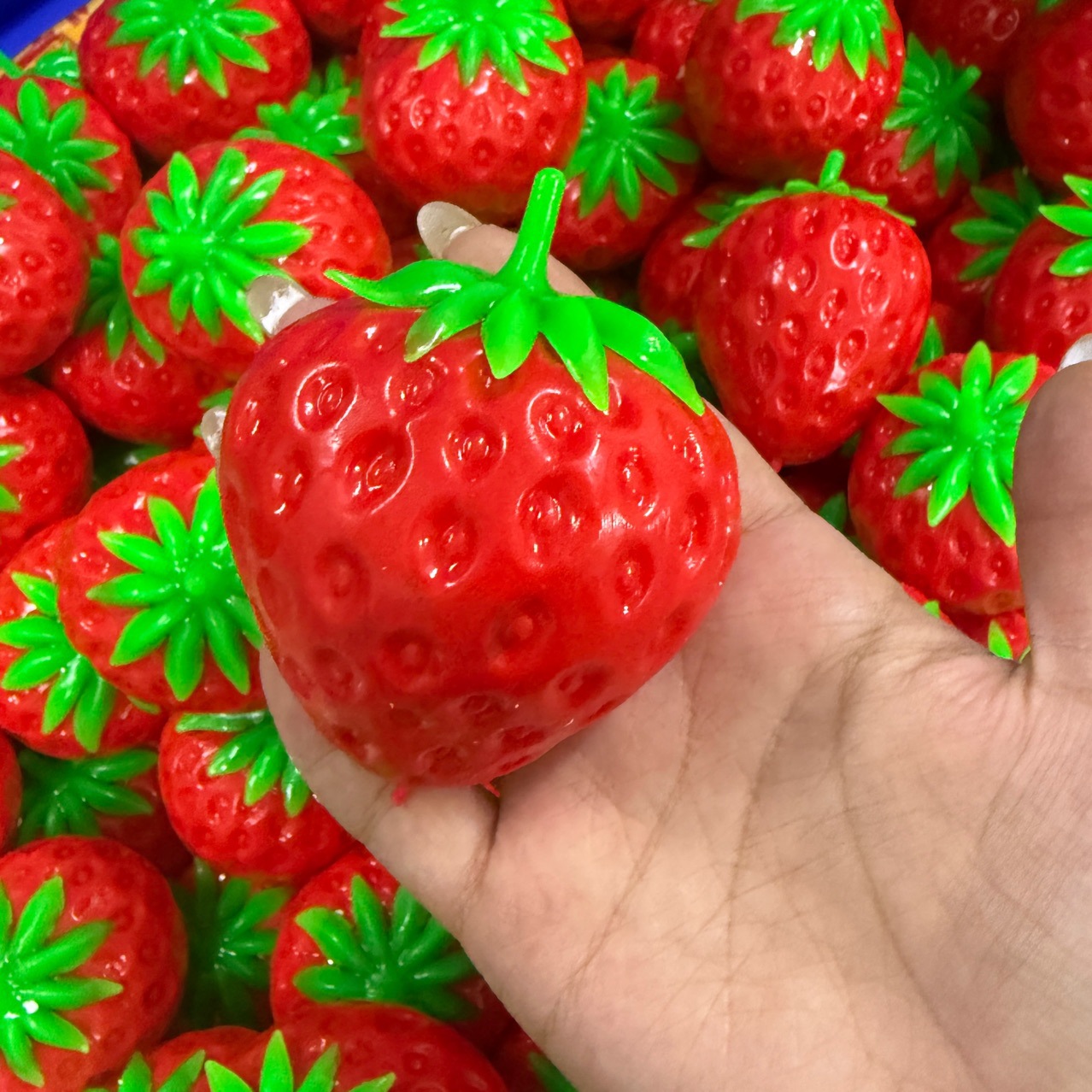 New Crunchy Strawberry Fruit U - Office Furniture Table recension och pris