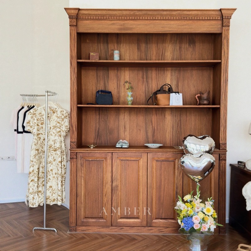 Clothing shop checkout page Me - Office Furniture Buyers recension och pris